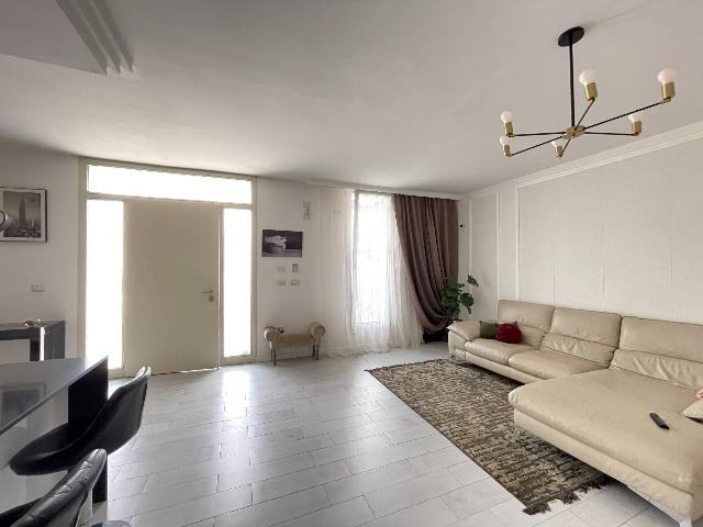 Villa a schiera in {3}, Corso Arnaldo Fraccaroli 139 - Foto 1