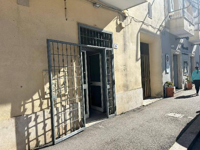 Geschäft in Via Vittorio Veneto 28, Nettuno - Foto 1