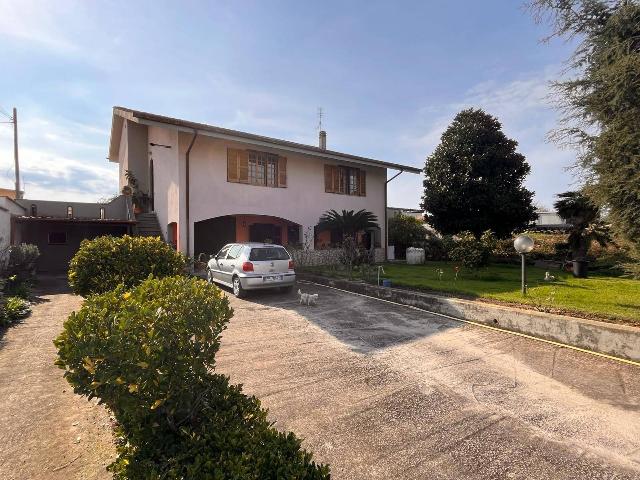 Villa in Via Cassino 30, Nettuno - Foto 1