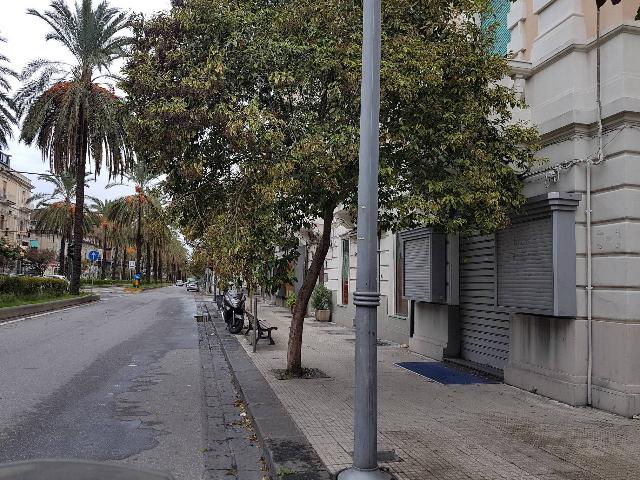 Negozio in {3}, Viale San Martino - Foto 1