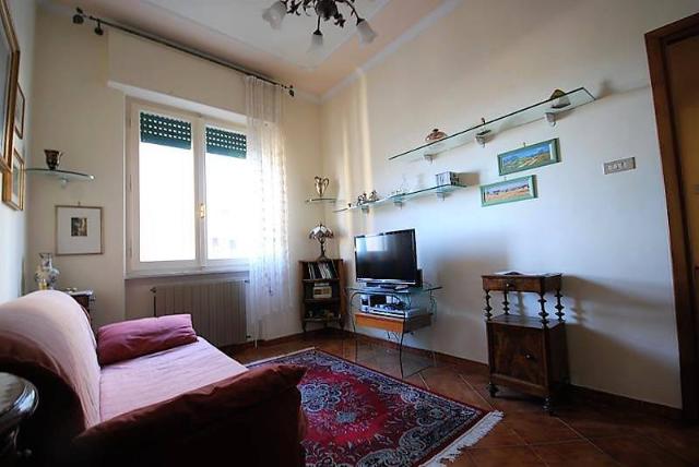 2-room flat in Via Amelia Treves Segrè, Tivoli - Photo 1