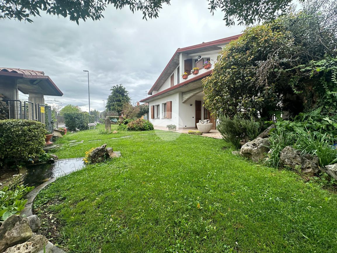 Villa in vendita a Montello