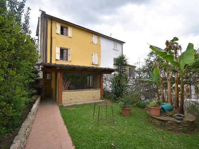 Detached house in Via Frasso, Seravezza - Photo 1