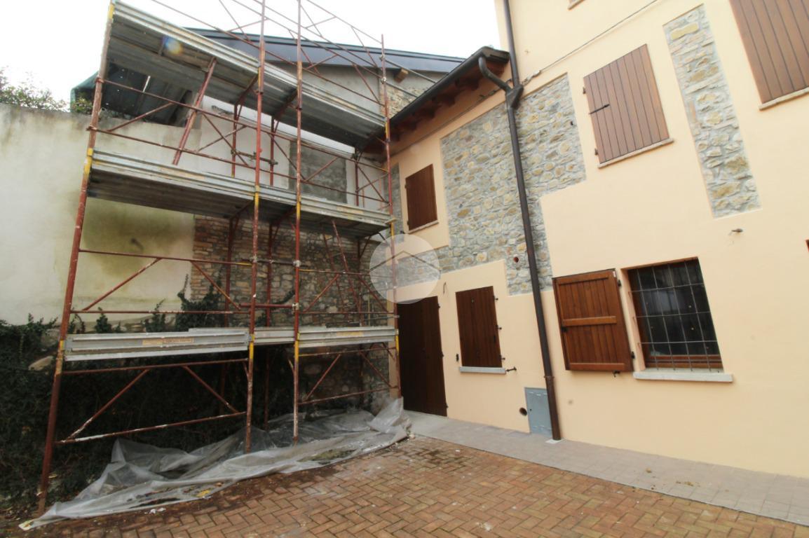 Casa indipendente in vendita a Lesignano De' Bagni