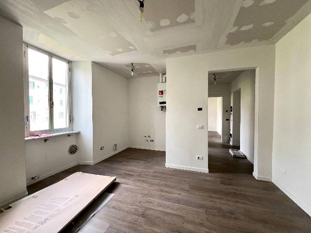 2-room flat in Via Benigno Crespi, Nembro - Photo 1