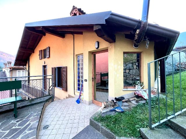 Bilocale in Via Alessandro Manzoni, Gazzaniga - Foto 1