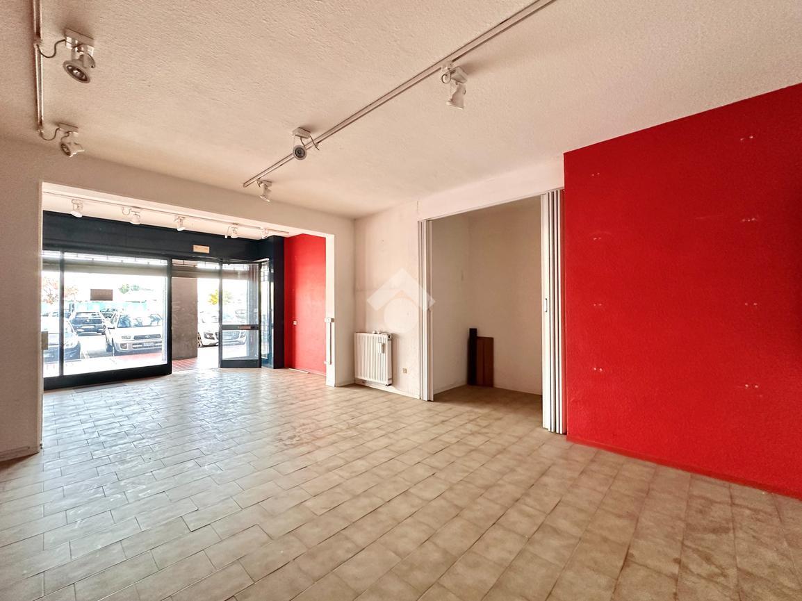 Negozio in Viale Venezia 15, Galliera Veneta, {3} - Foto 2