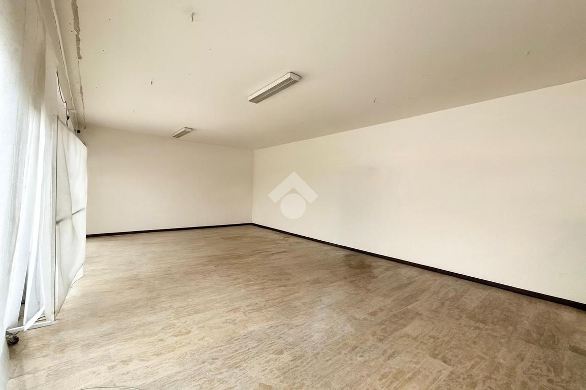 Negozio in Via G. Marconi 15, Villa del Conte, {3} - Foto 1