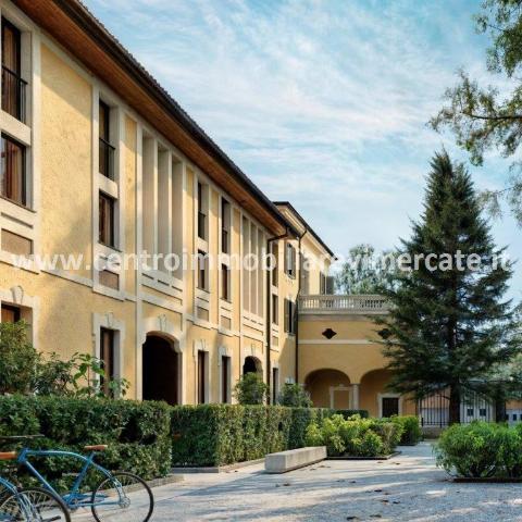 2-room flat in {3}, Piazzale Banfi - Photo 1