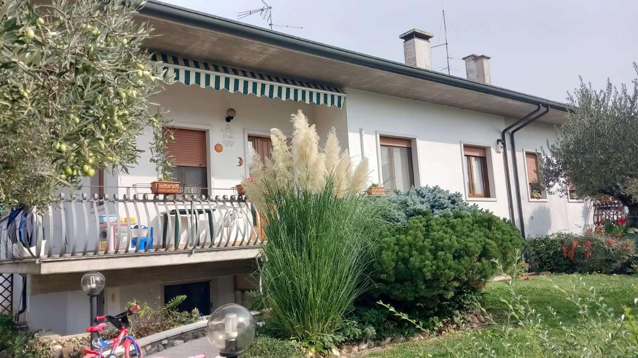 Villa bifamiliare in vendita a Belfiore