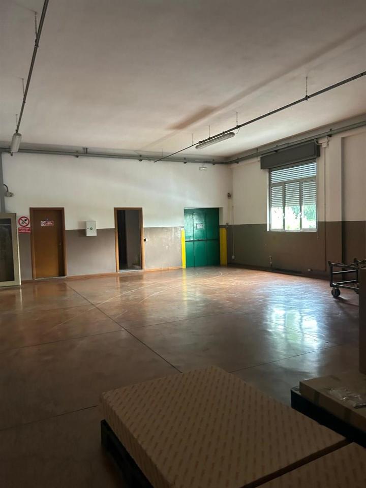 Capannone in , Nova Milanese, {3} - Foto 2