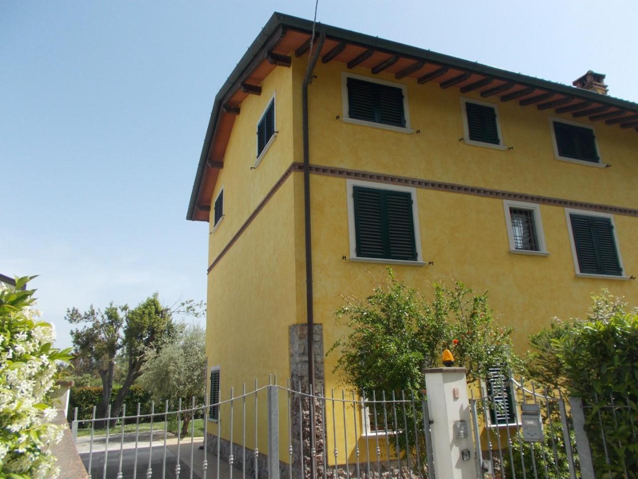 Villa bifamiliare in vendita a Pietrasanta