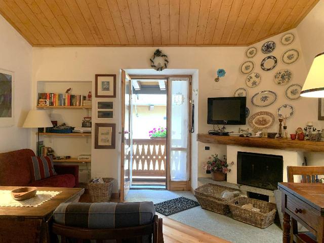 2-room flat in Via Paolo Debernard 8, La Thuile - Photo 1