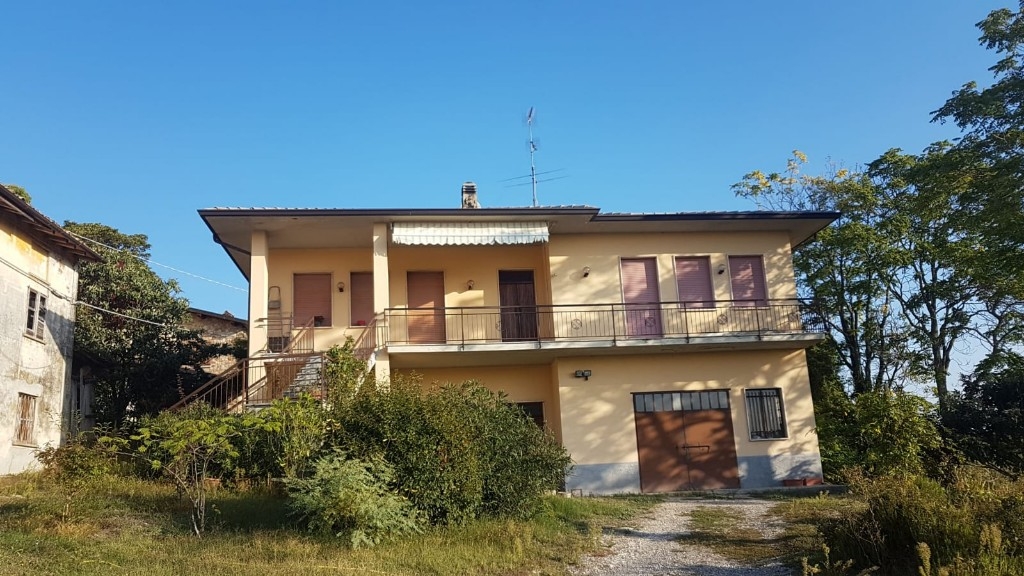 Casa indipendente in vendita a Montalto Pavese