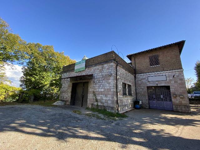 Commercial building in Via Romana 31, Perugia - Photo 1