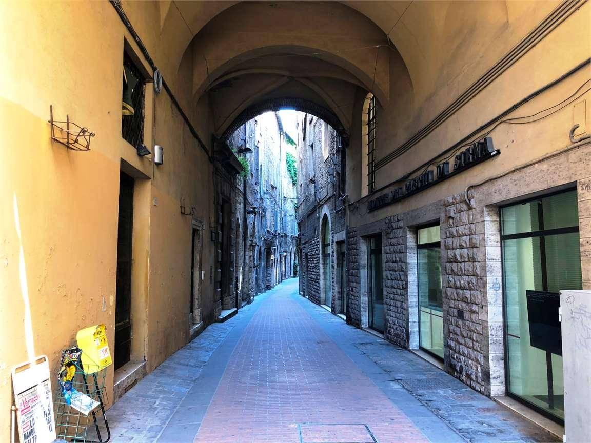 Negozio in affitto a Perugia