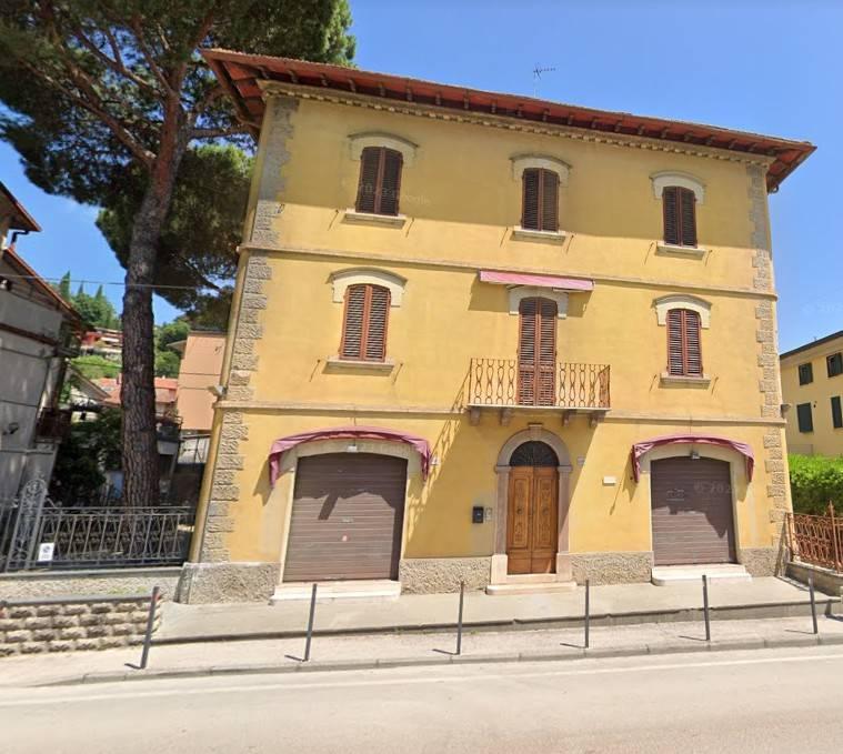 Palazzina commerciale in vendita a Perugia