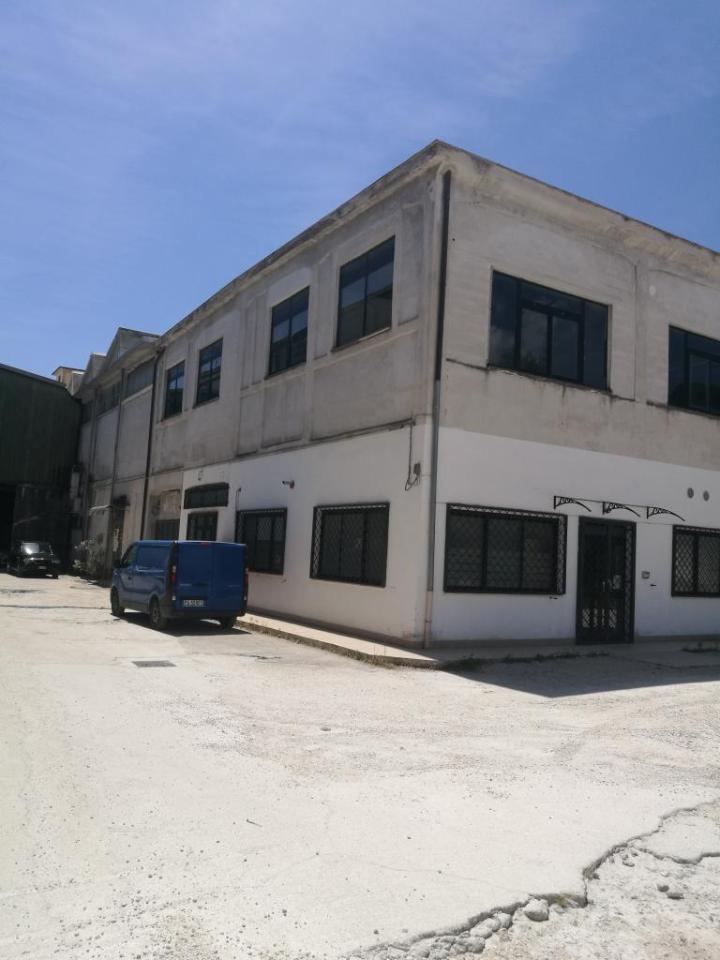 Capannone in Via Borgonuovo, Isola del Liri - Foto 1