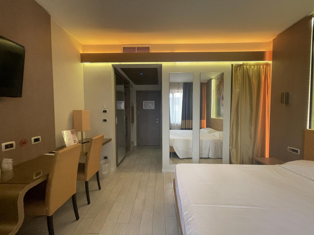 Albergo in Strada Provinciale per Novare, Cameri - Foto 1