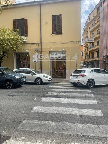 Geschäft in Via Montesanto, Cosenza - Foto 1