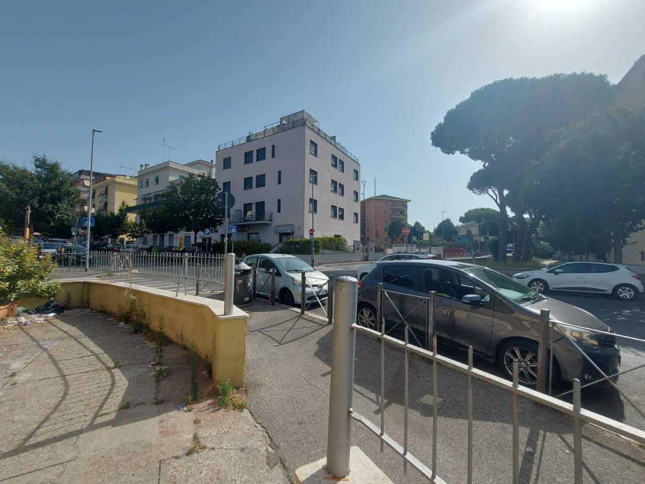 Palazzina commerciale in Via Pietro Bembo 2, Roma, {3} - Foto 2