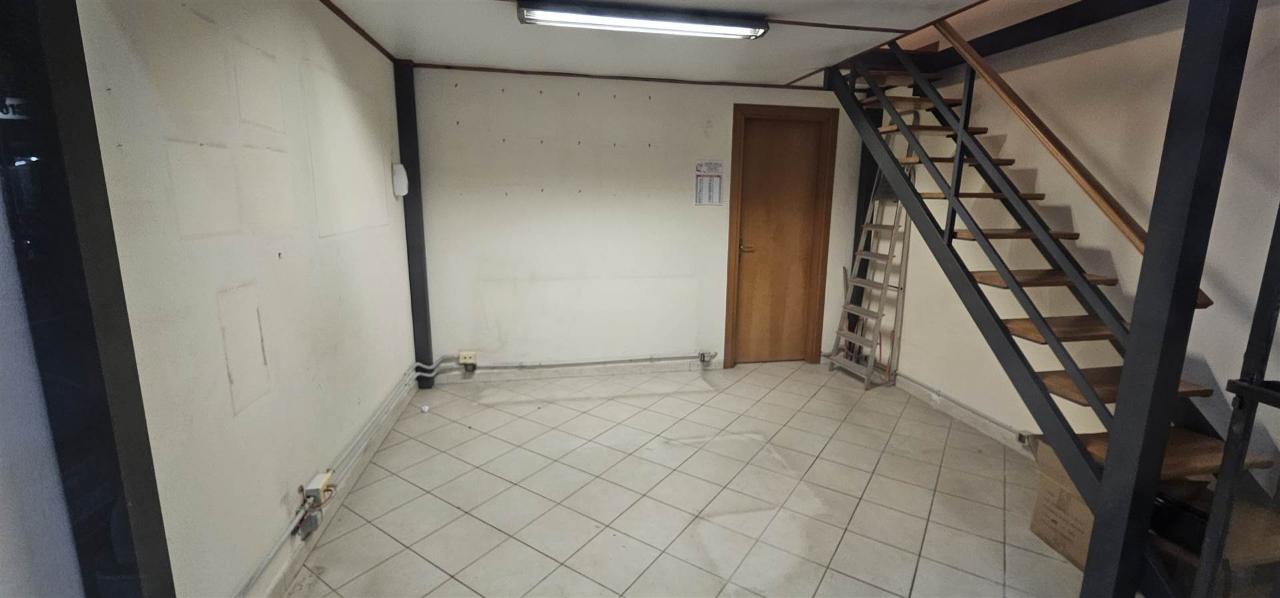 Palazzina commerciale in Via Caronda  180, Catania, {3} - Foto 2