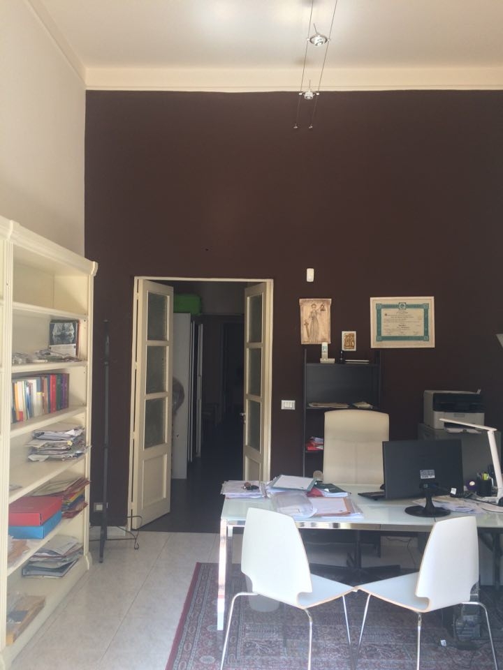 Negozio in Via Pietra dell'Ova 87, Catania - Foto 1