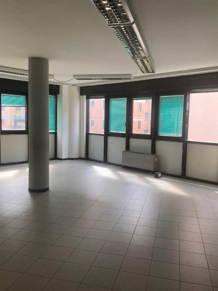 Ufficio in , Prato, {3} - Foto 1