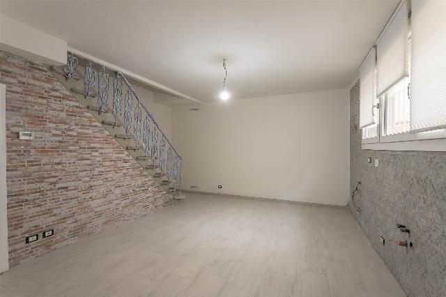 Attached house in {3}, Via Poliziano - Photo 1