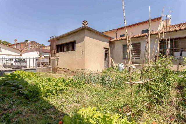 Attached house in Via Giocondo Papi, Prato - Photo 1