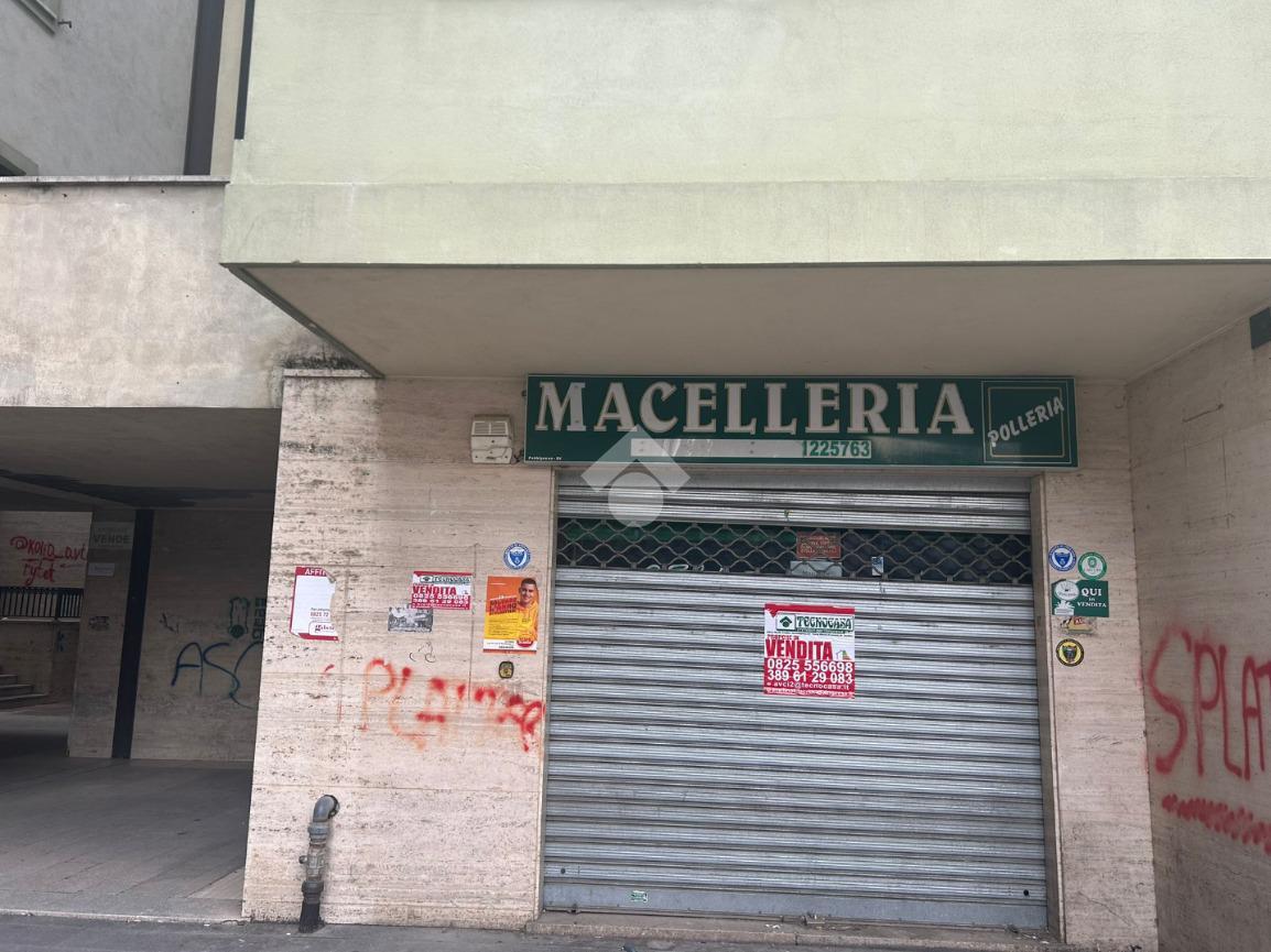 Negozio in vendita a Avellino