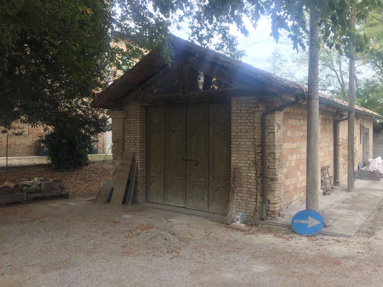 Capannone in Via dei Nespoli, Ravenna, {3} - Foto 1