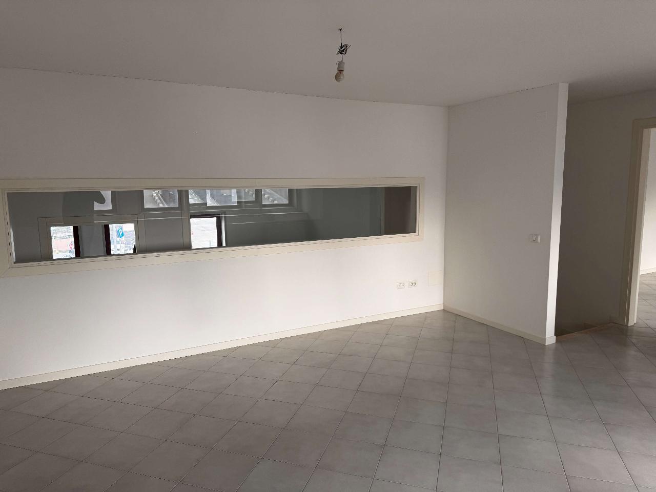 Negozio in , Pesaro, {3} - Foto 2