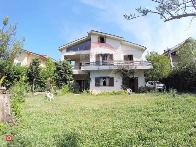 Villa in vendita a Lariano