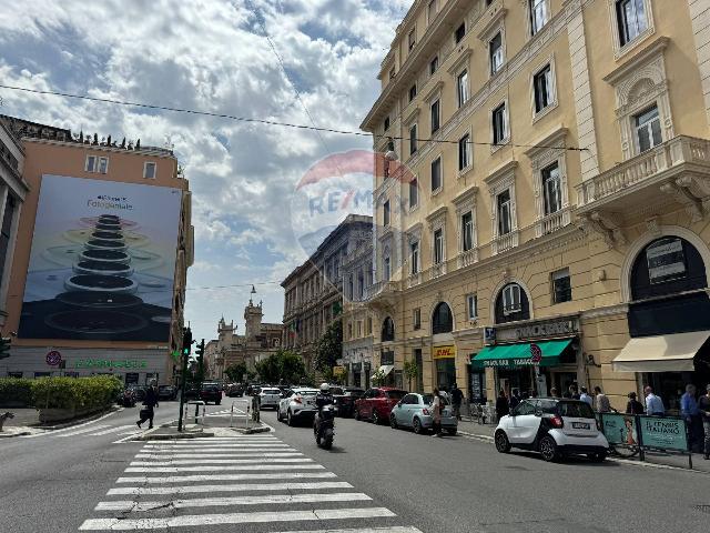 Geschäft in Via XX Settembre 24, Roma - Foto 1