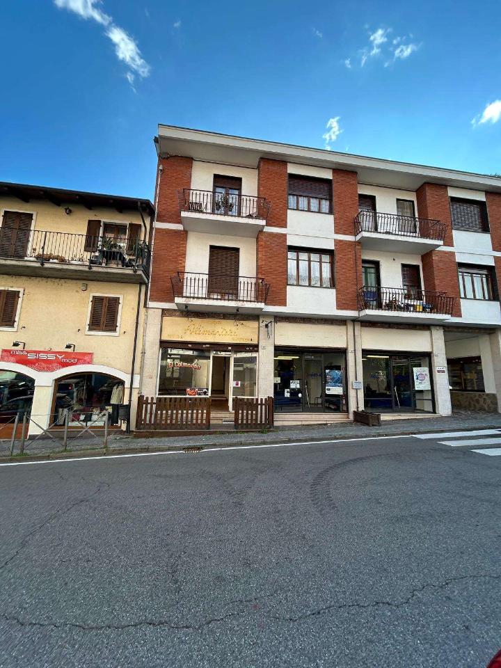 Negozio in Via Umberto I 6, Lanzo Torinese, {3} - Foto 1