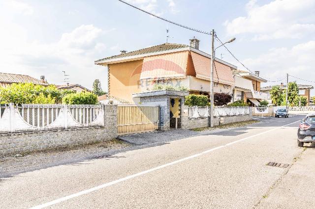 Villa in Via Adige 6, Ferno - Foto 1