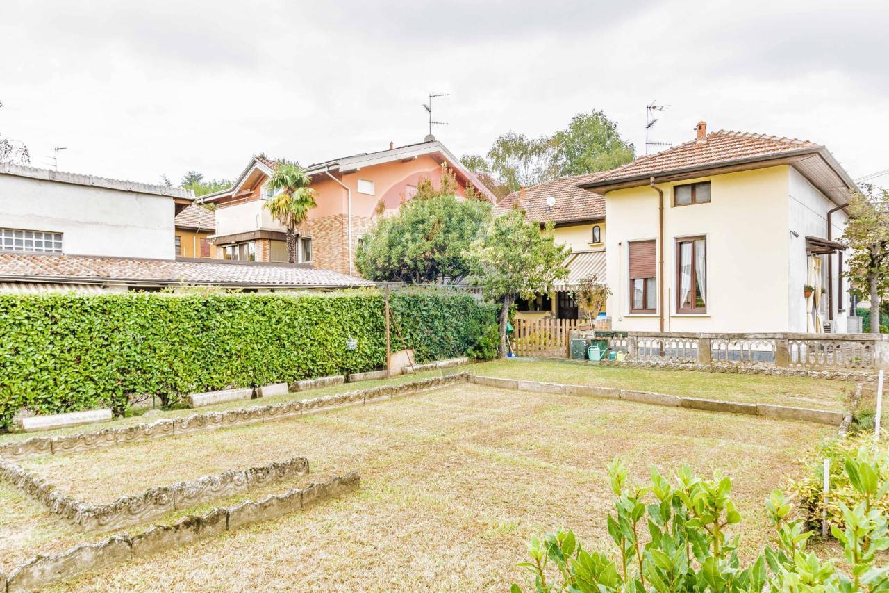 Casa indipendente in vendita a Cavaria Con Premezzo