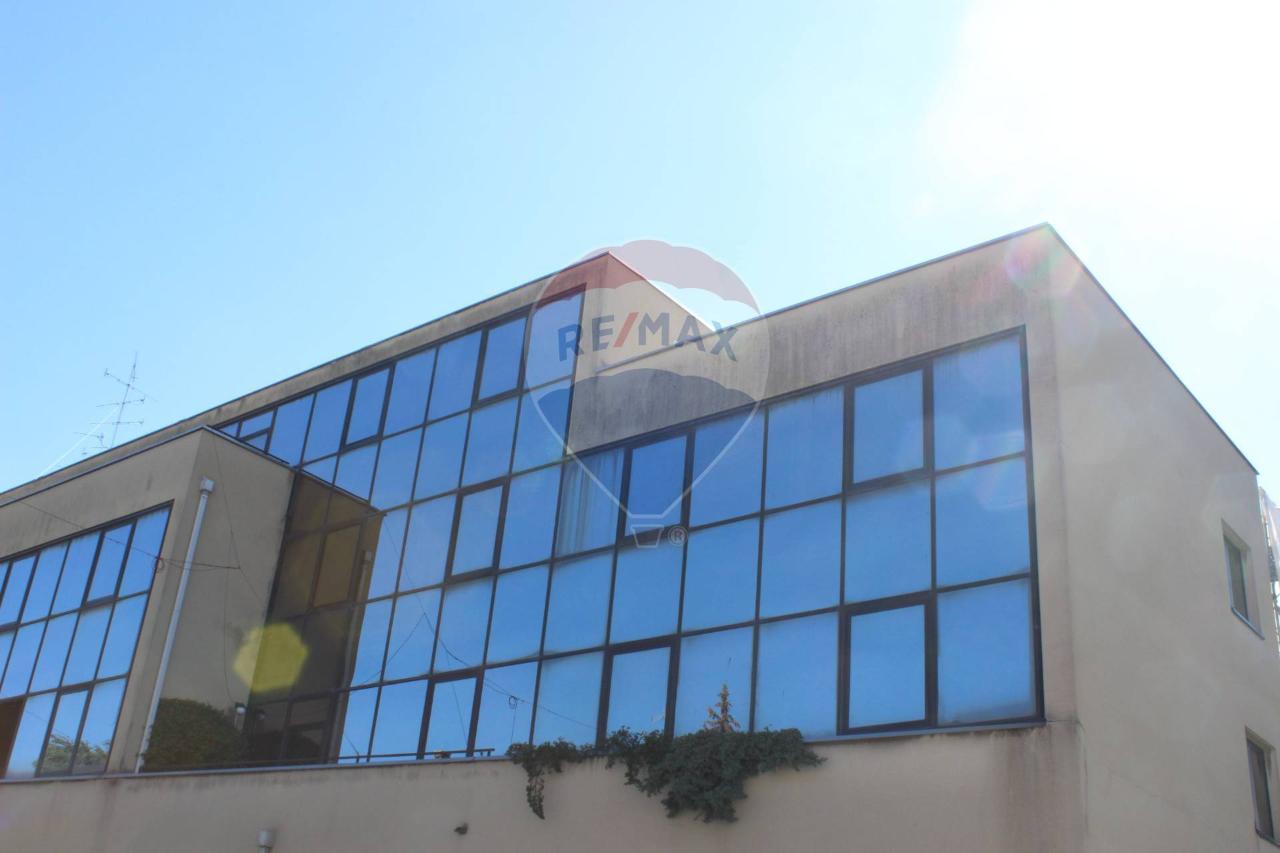 Ufficio in Via Rimembranze 1, Busto Arsizio, {3} - Foto 2