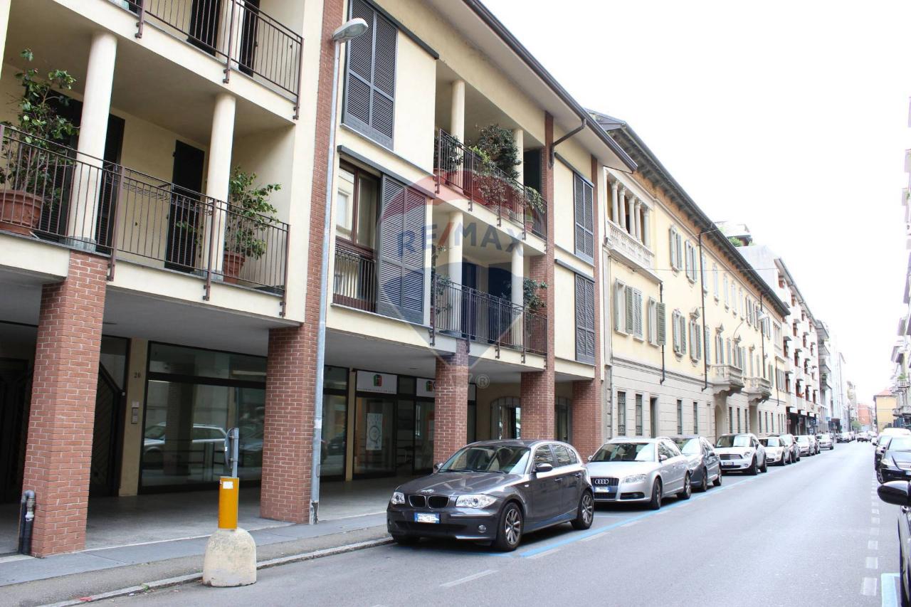 Negozio in XX Settembre 20, Busto Arsizio, {3} - Foto 2