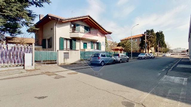 Mansion in Via Bellaria 6, Busto Arsizio - Photo 1