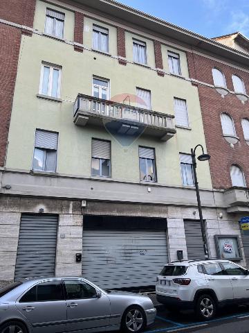 Geschäft in Via Montebello 5, Busto Arsizio - Foto 1