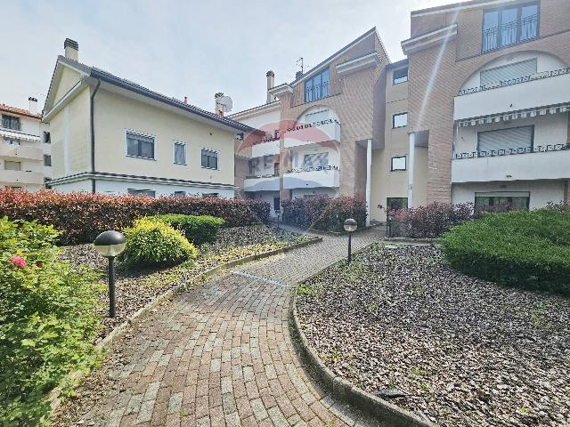 3-room flat in Via F. Turati 87, Cerro Maggiore - Photo 1