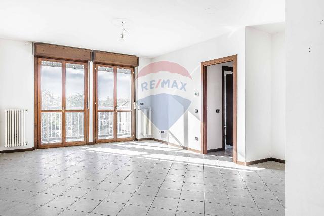 3-room flat in Via Cadore 26, Cardano al Campo - Photo 1