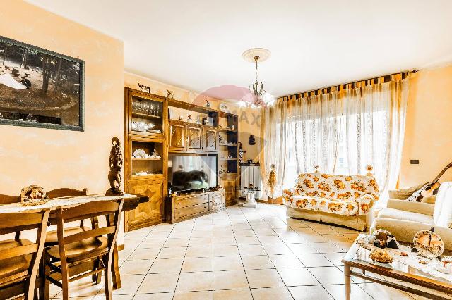 3-room flat in Via Eugenio Curiel 47, Cerro Maggiore - Photo 1