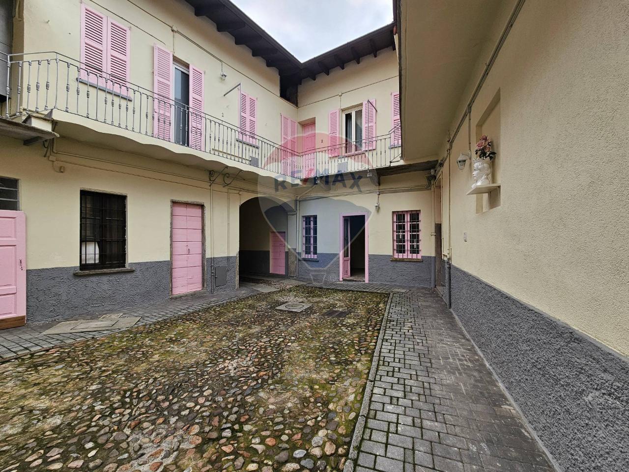 Laboratorio in Piazza Trento E Trieste 9, Busto Arsizio, {3} - Foto 1