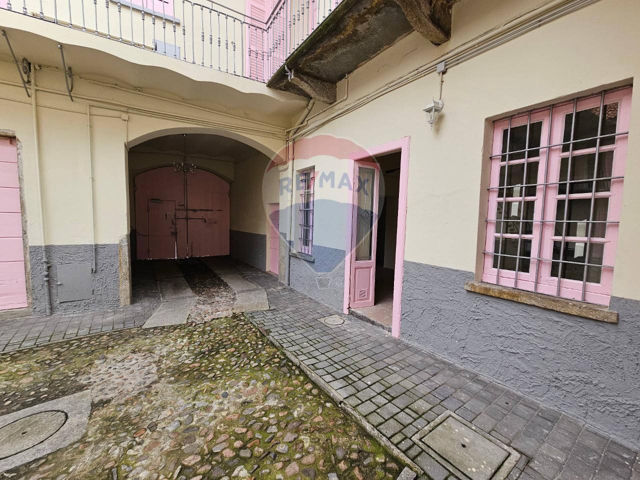 Laboratorio in Piazza Trento E Trieste 9, Busto Arsizio, {3} - Foto 2