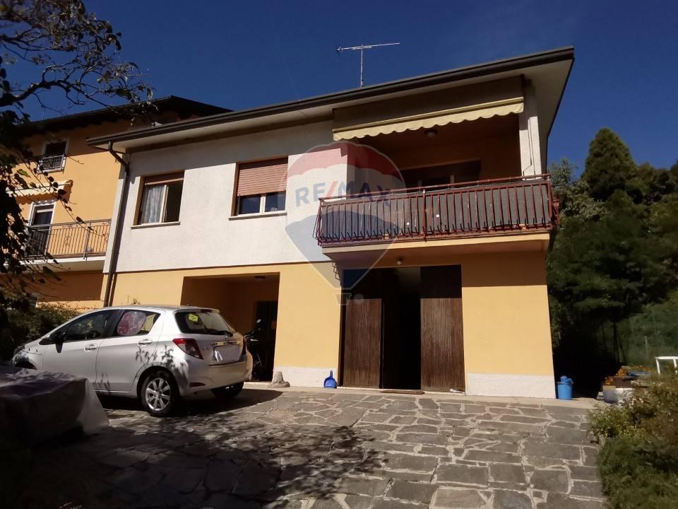 Casa indipendente in vendita a Luino