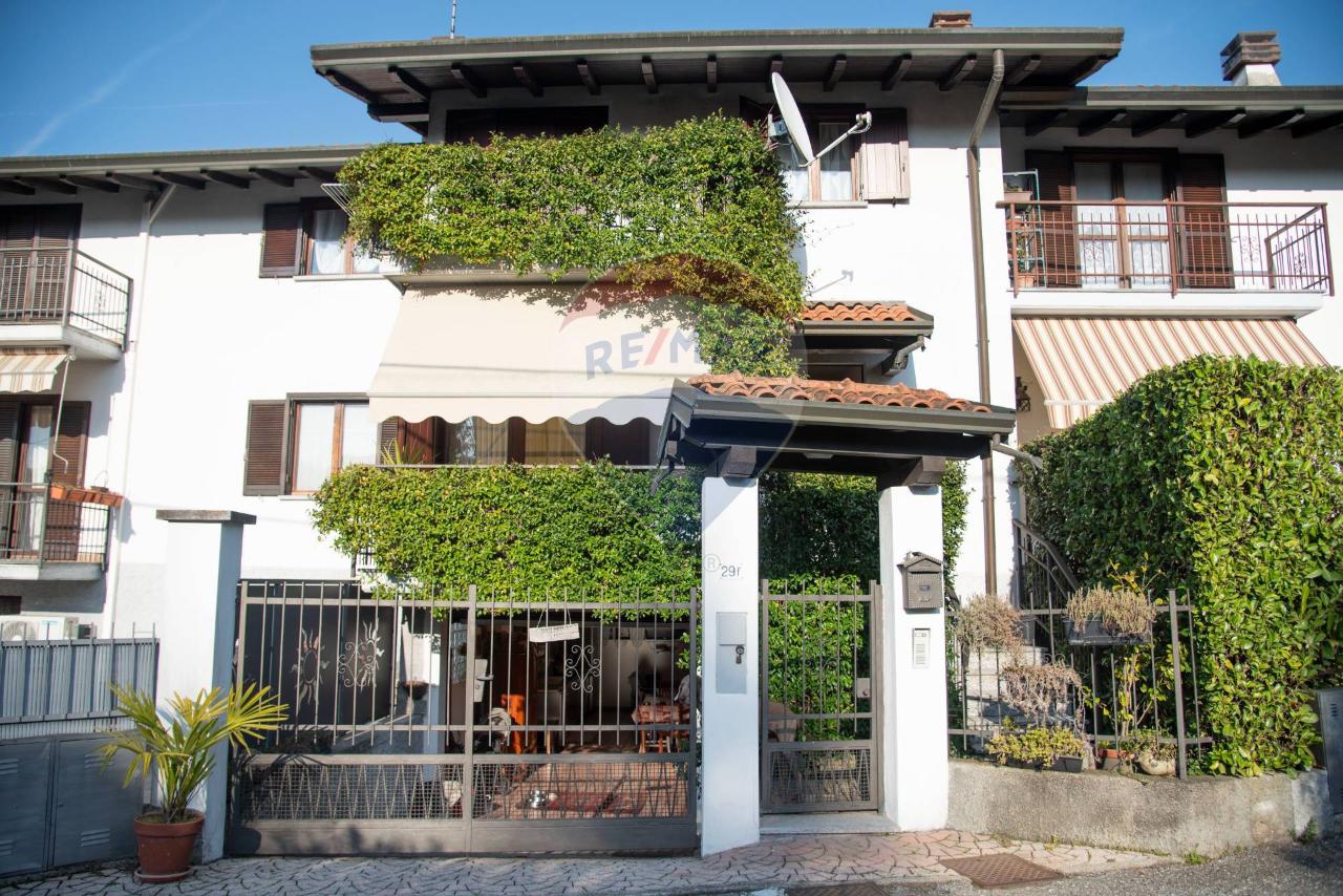 Villa a schiera in vendita a Luino