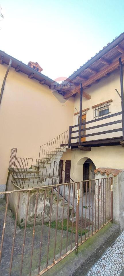 Appartamento in vendita a Brezzo Di Bedero